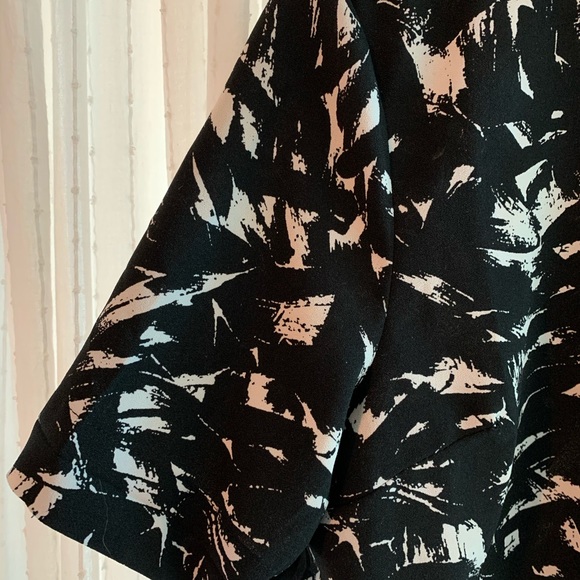 Cropped Blouse - Picture 2 of 4